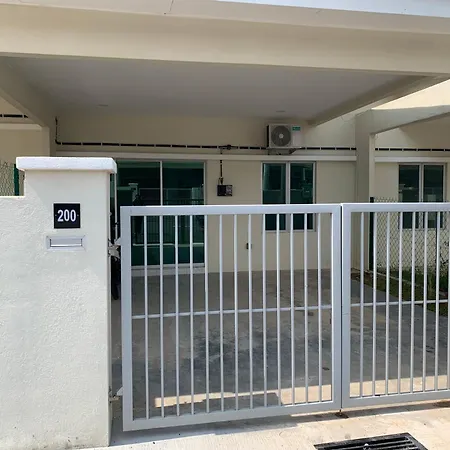 Zahra Homestay Seremban Exterior photo